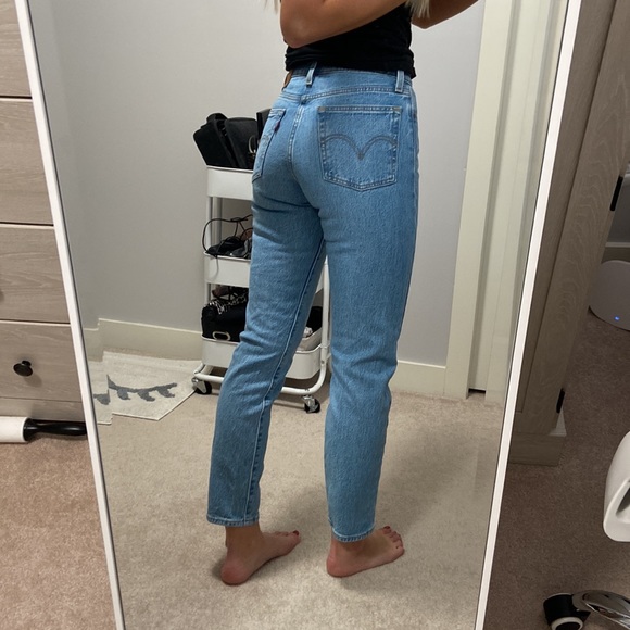 Levi’s Wedgie Jeans - Picture 2 of 5